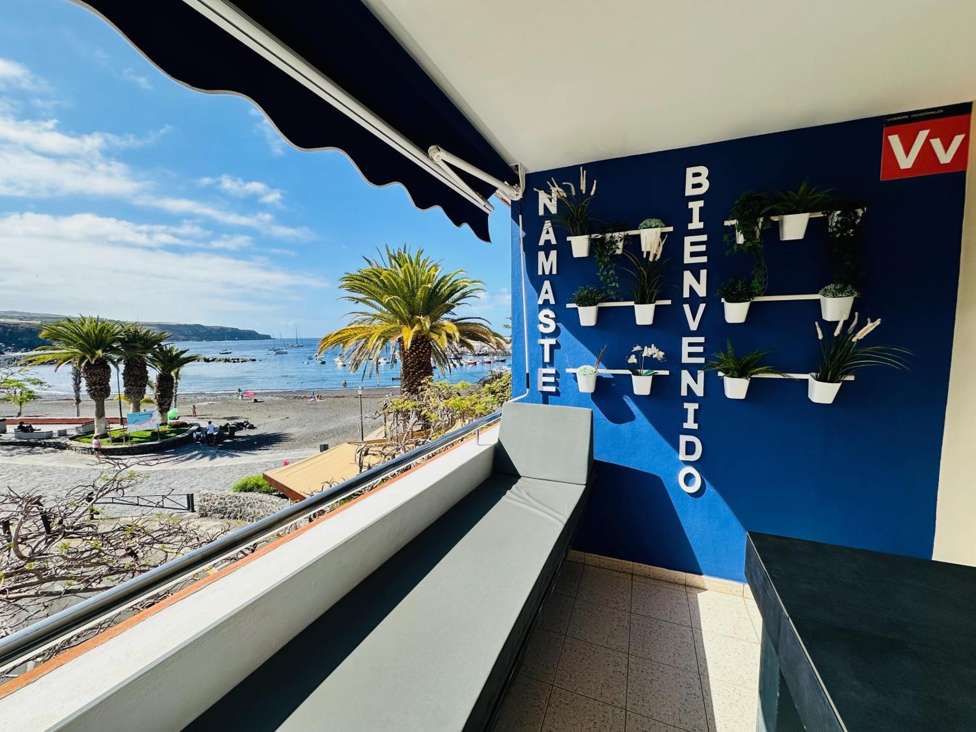 Pambnb - Chic Beachside Apartment Playa San Juan Bagian luar foto