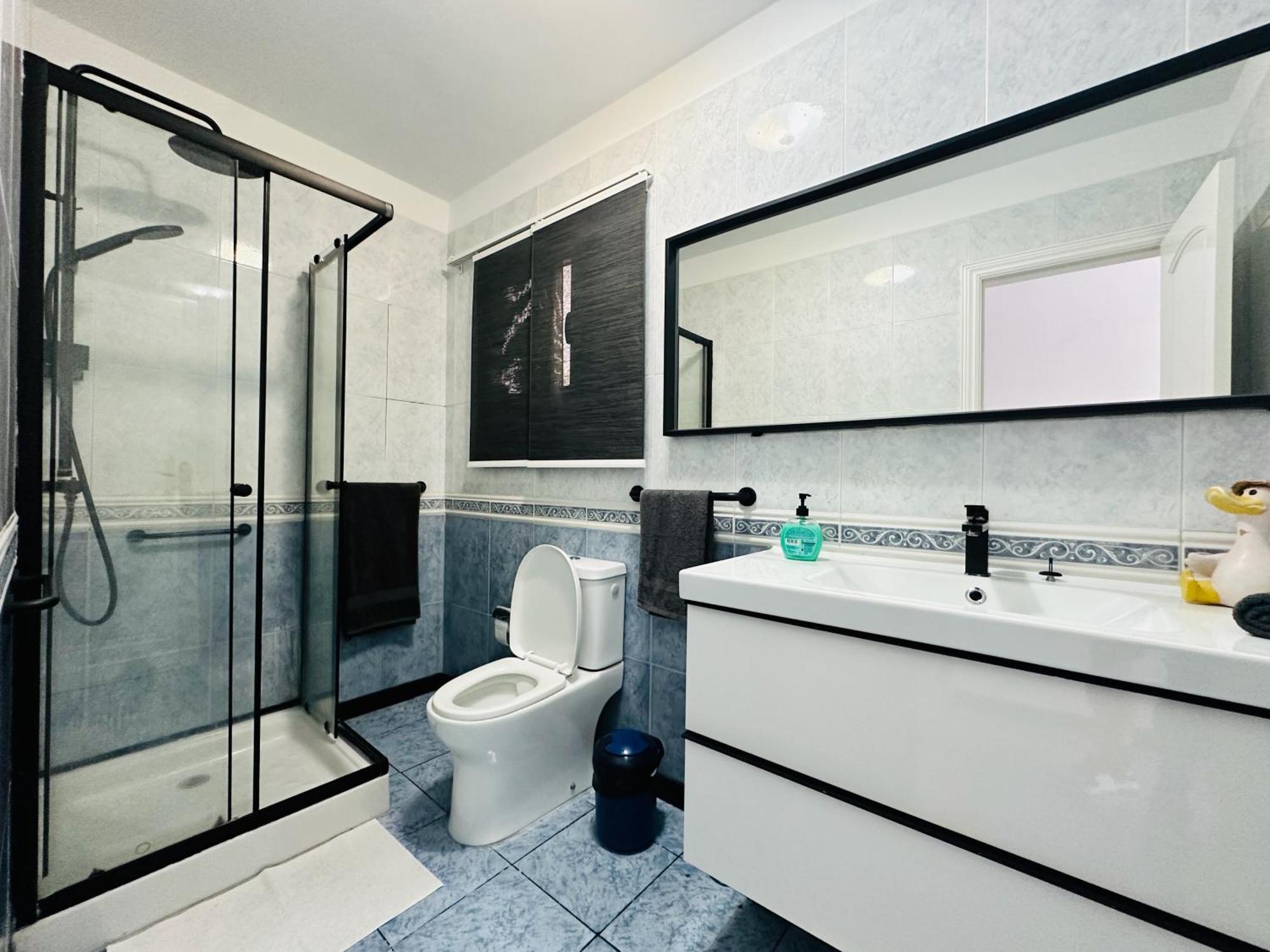 Pambnb - Chic Beachside Apartment Playa San Juan Bagian luar foto