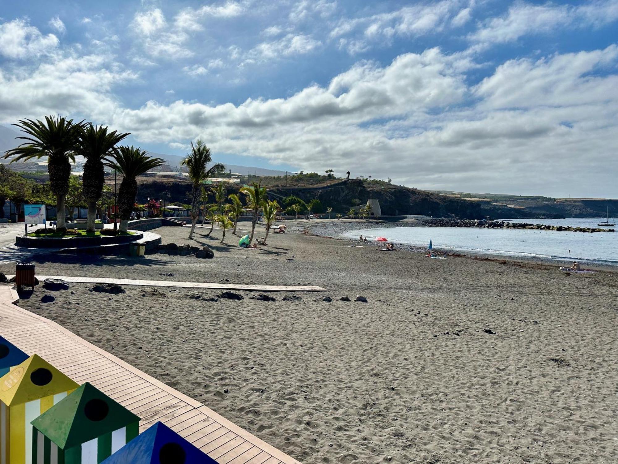 Pambnb - Chic Beachside Apartment Playa San Juan Bagian luar foto